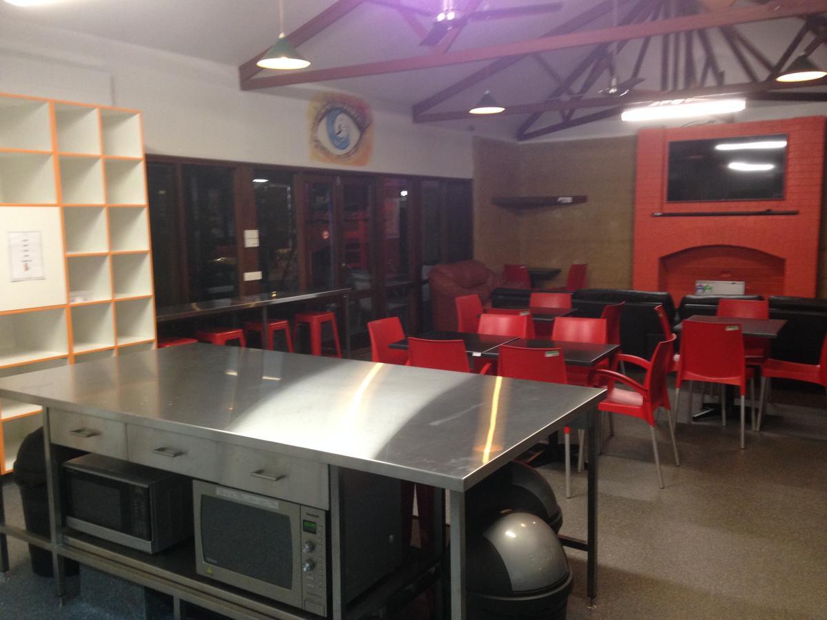 Margaret River Lodge Backpackers Bagian luar foto