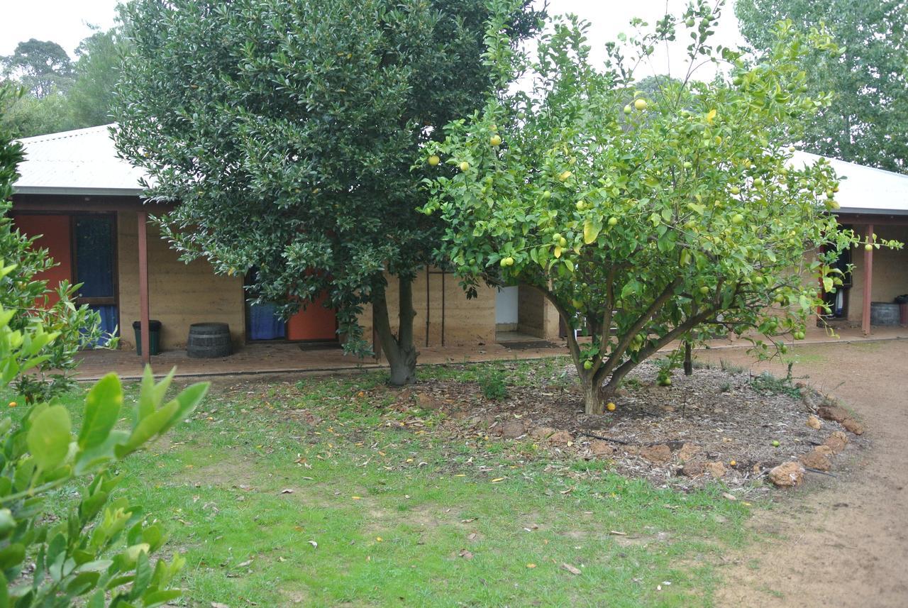 Margaret River Lodge Backpackers Bagian luar foto