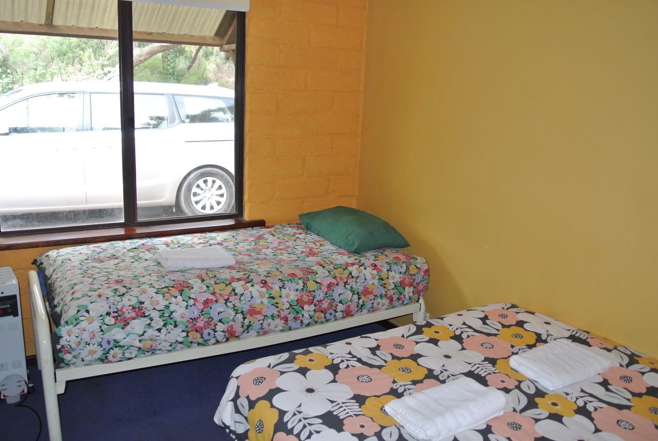 Margaret River Lodge Backpackers Bagian luar foto